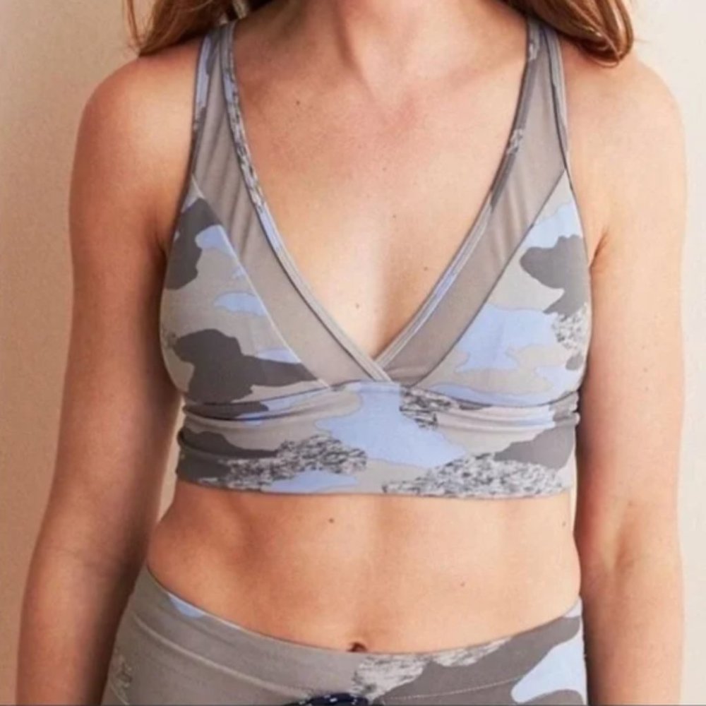 Aerie Chill Play Move Camo Sports Bra Small S